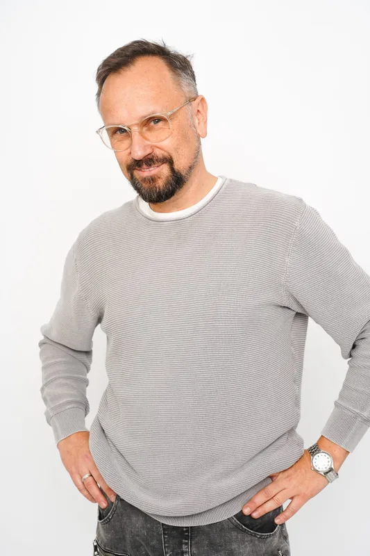 Marek  E.