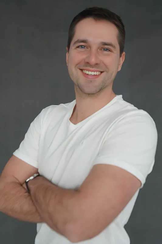 Piotr  S.