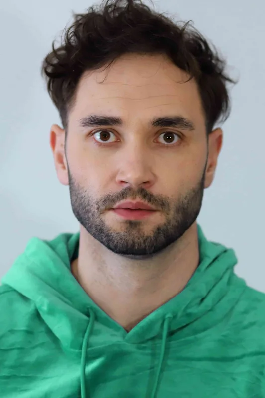 Artur V.