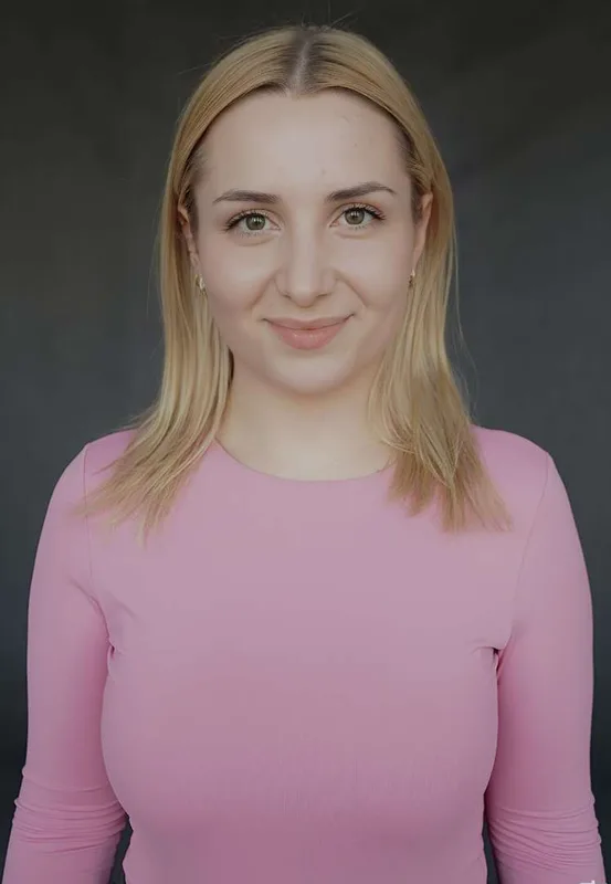 Julia B.