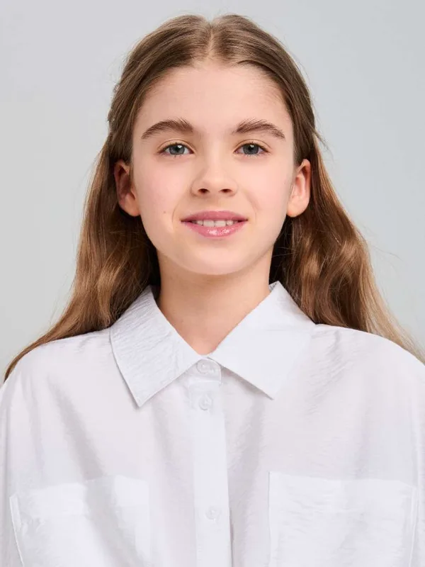 OLIWIA J.