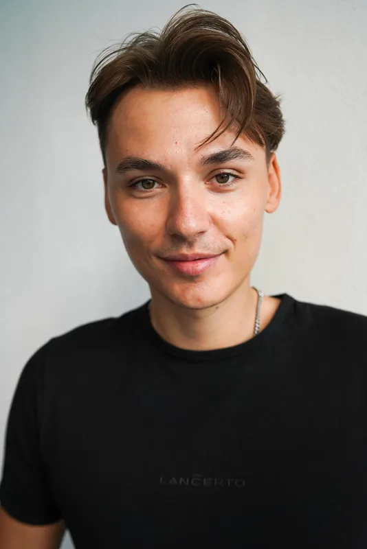 Damian L.