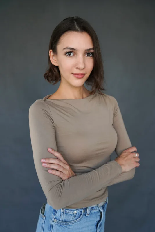 Anna V.