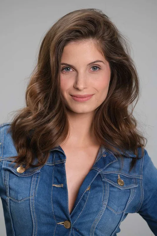 Lena T.