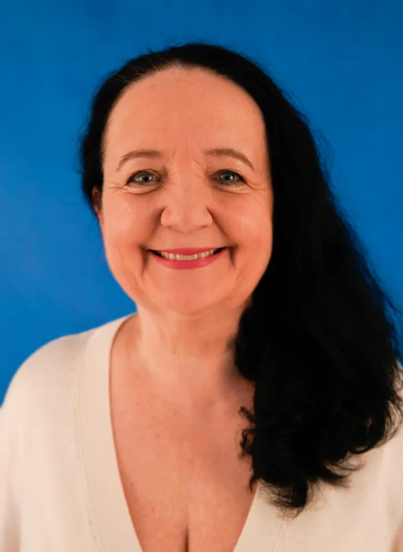 Iwona J.