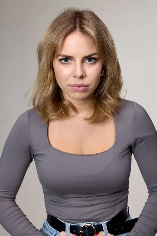 Laura L.